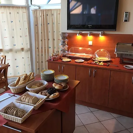 Ajda Πανσιόν 2*